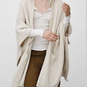 Aritzia Golden TNA Roohan knit oversized Poncho